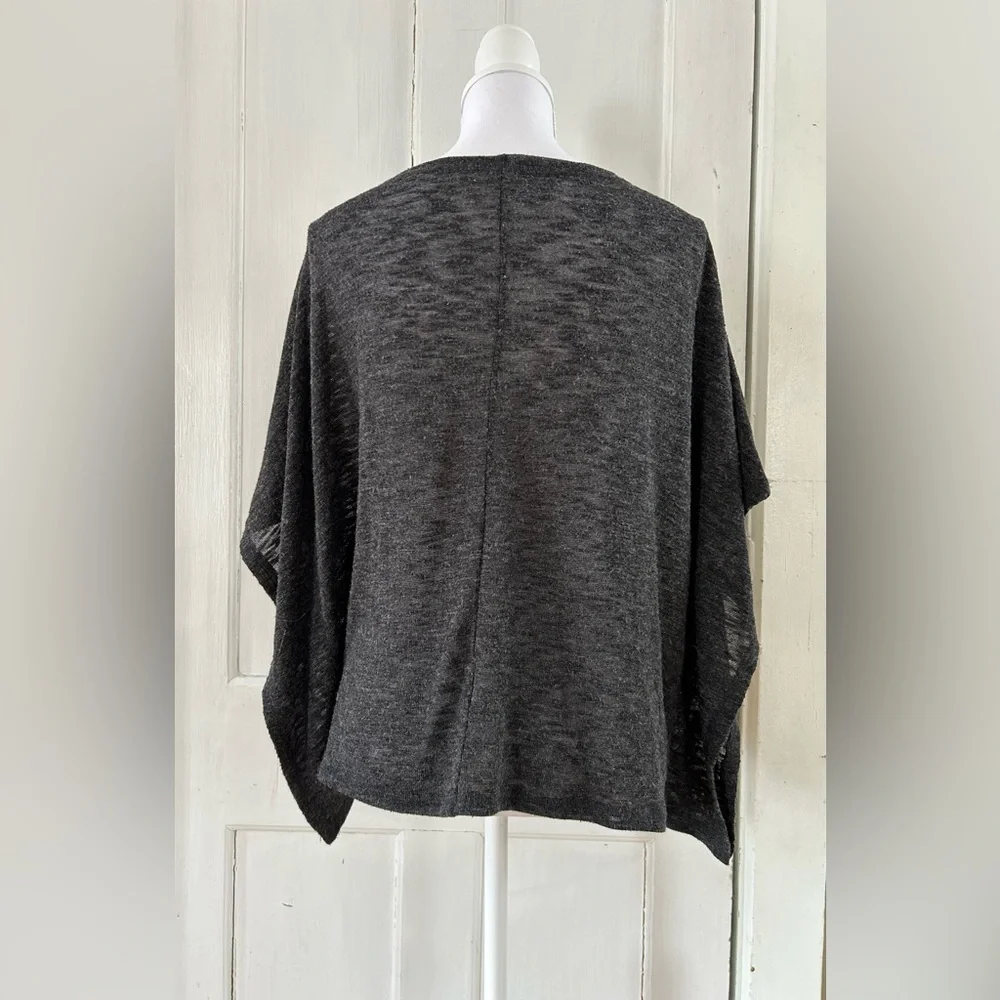 Lightweight Grey Maternity Poncho Sweater size Small - Picture 3 of 5